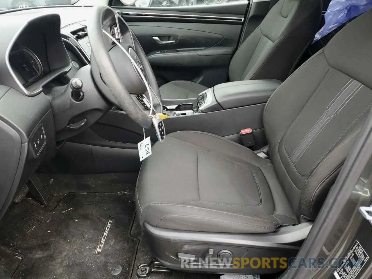 7 Photograph of a damaged car 5NMJBCAE2PH247637 HYUNDAI TUCSON 2023