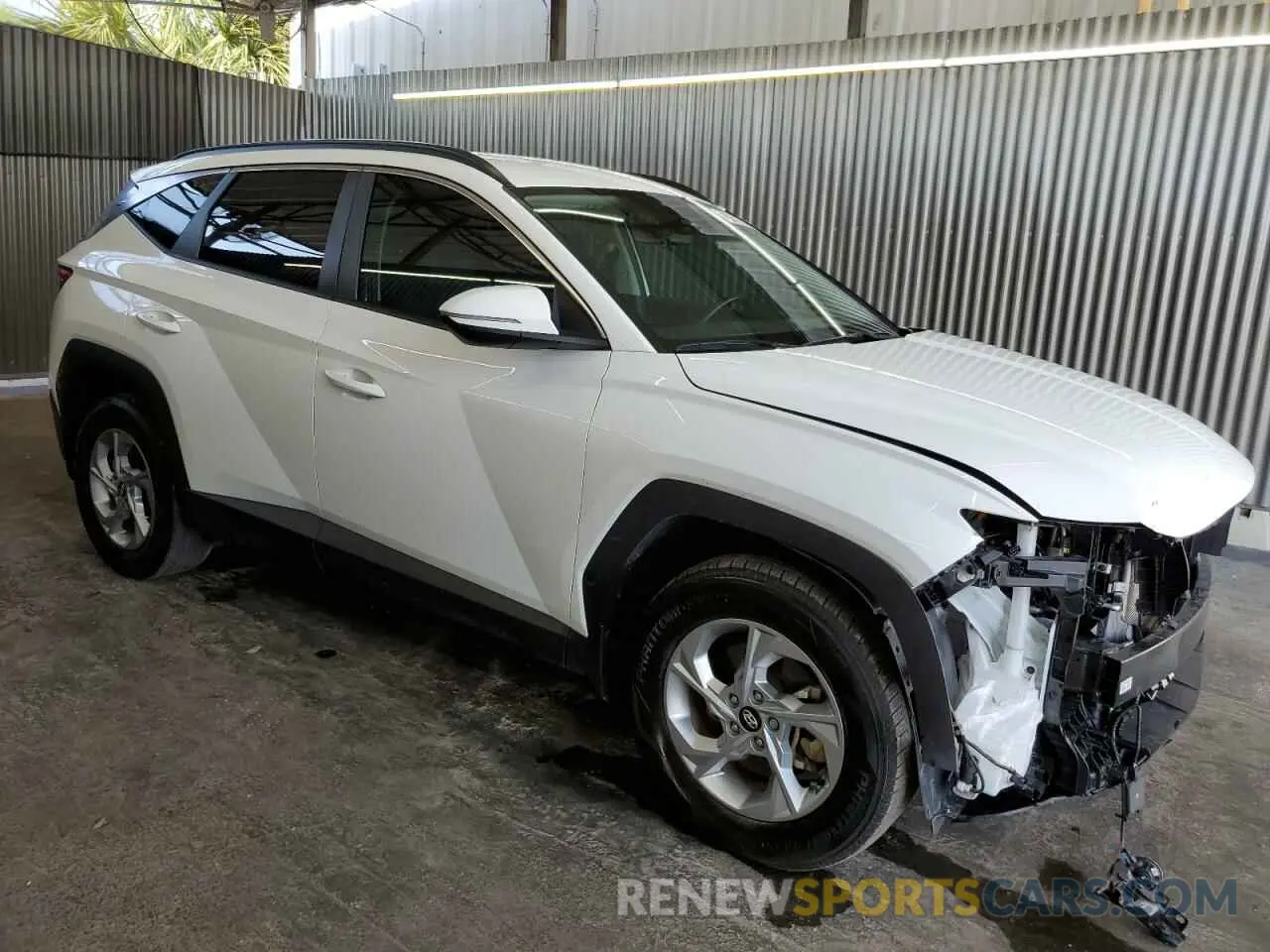 4 Photograph of a damaged car 5NMJBCAE2PH258847 HYUNDAI TUCSON 2023