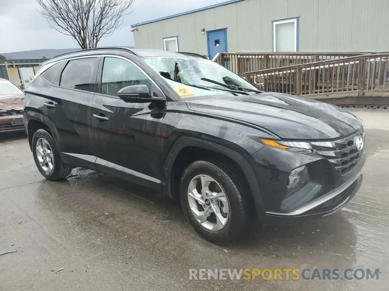 4 Photograph of a damaged car 5NMJBCAE2PH270674 HYUNDAI TUCSON 2023