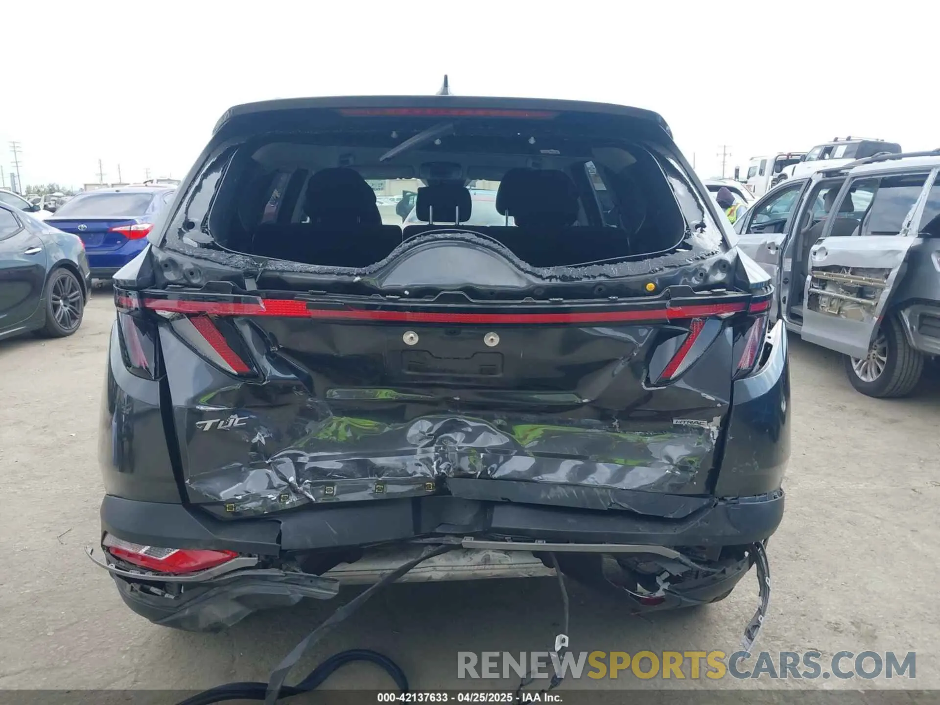 16 Photograph of a damaged car 5NMJBCAE2PH289192 HYUNDAI TUCSON 2023