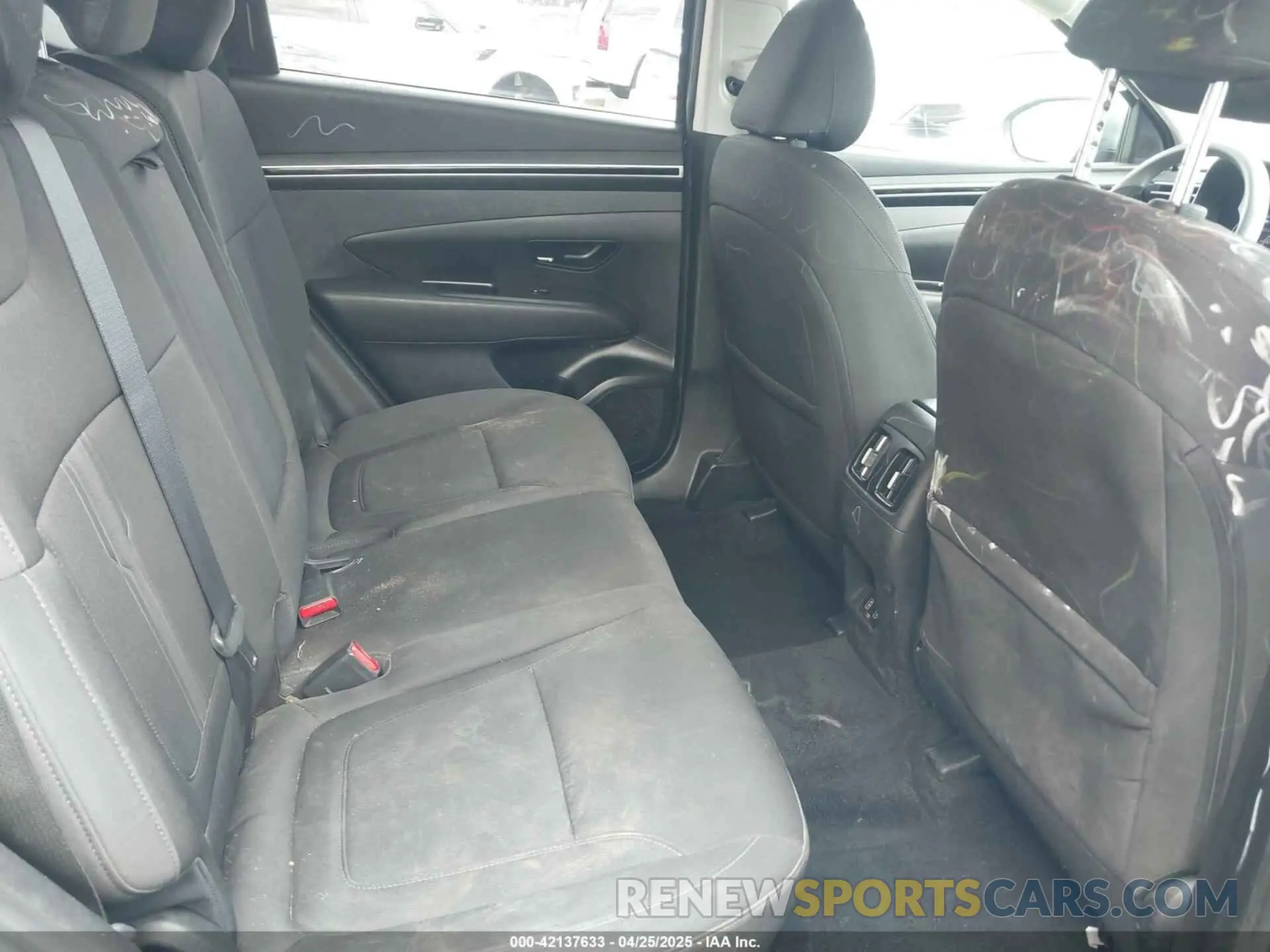 8 Photograph of a damaged car 5NMJBCAE2PH289192 HYUNDAI TUCSON 2023