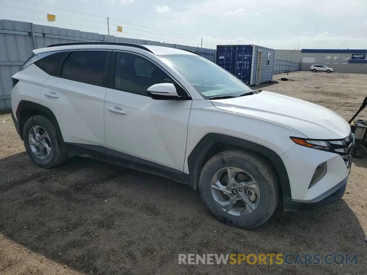 4 Photograph of a damaged car 5NMJBCAE3PH190641 HYUNDAI TUCSON 2023