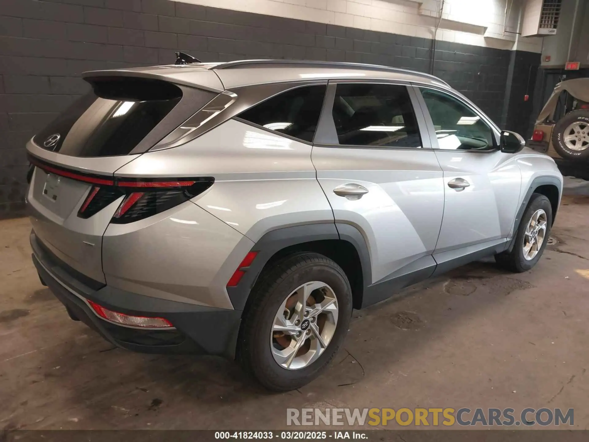 4 Photograph of a damaged car 5NMJBCAE3PH190963 HYUNDAI TUCSON 2023