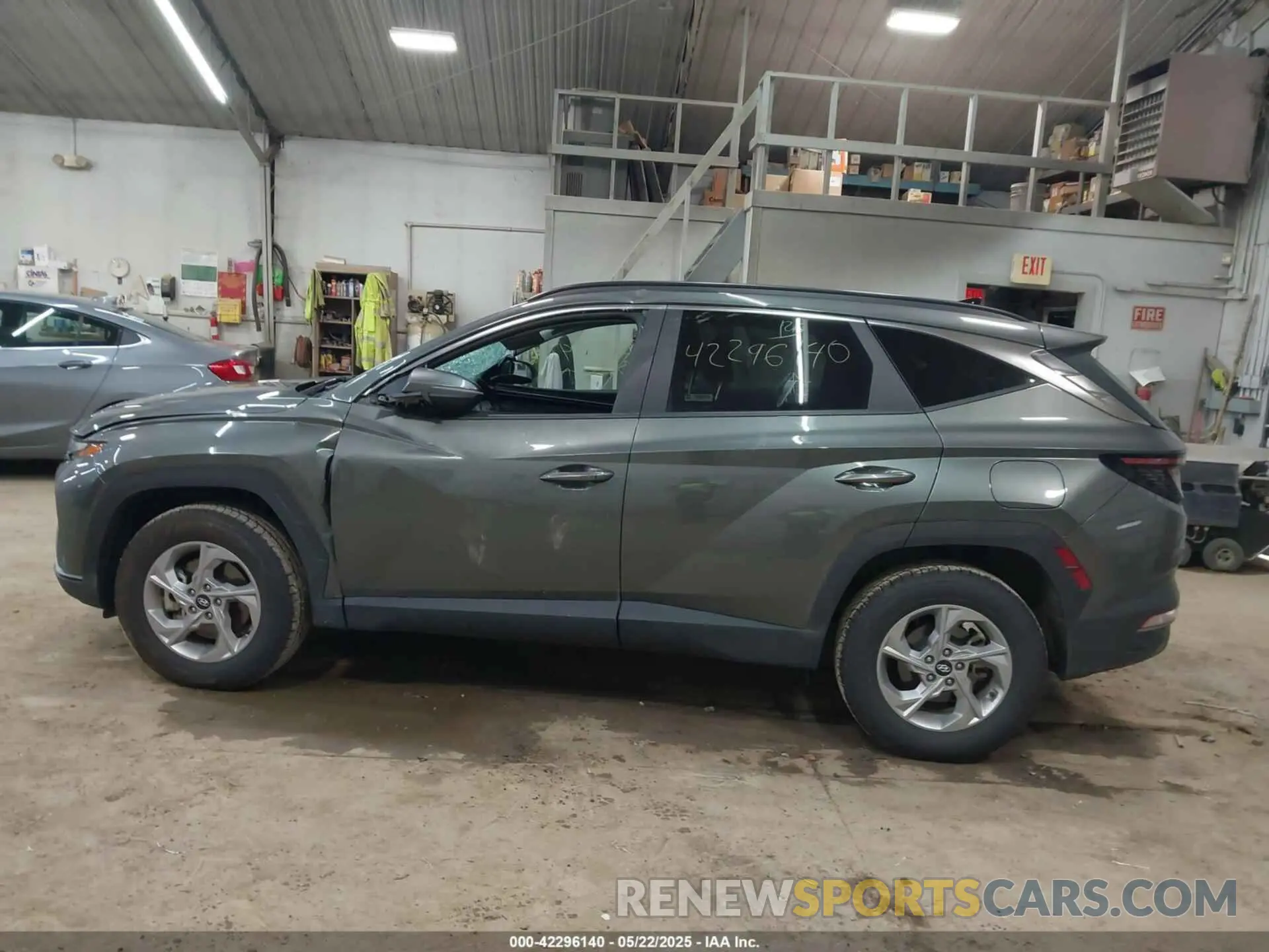14 Photograph of a damaged car 5NMJBCAE3PH220415 HYUNDAI TUCSON 2023