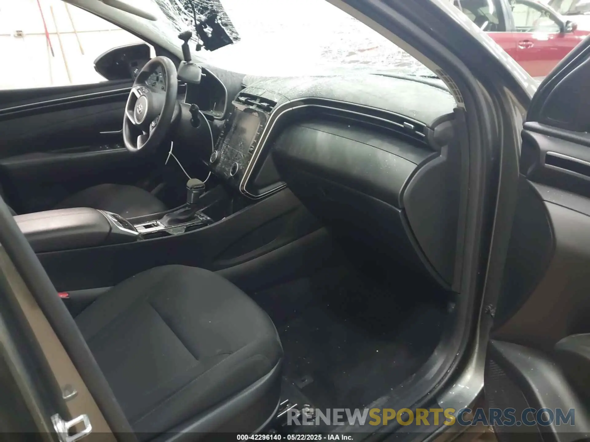 5 Photograph of a damaged car 5NMJBCAE3PH220415 HYUNDAI TUCSON 2023