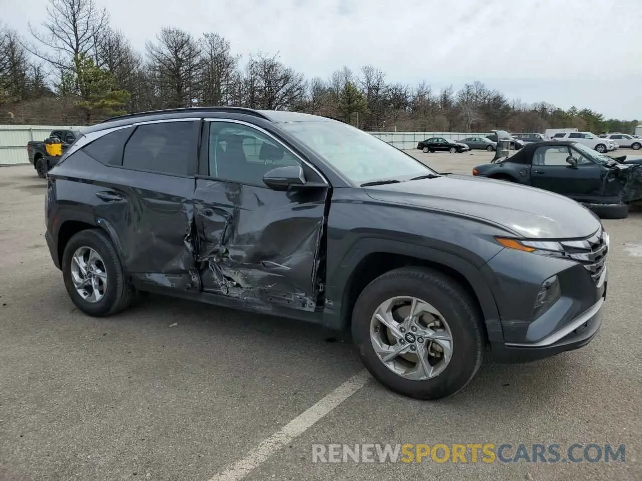 4 Photograph of a damaged car 5NMJBCAE3PH261921 HYUNDAI TUCSON 2023