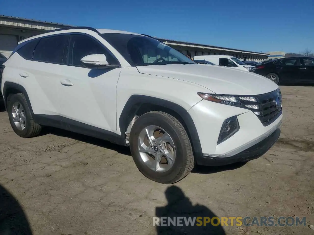 4 Photograph of a damaged car 5NMJBCAE3PH270506 HYUNDAI TUCSON 2023