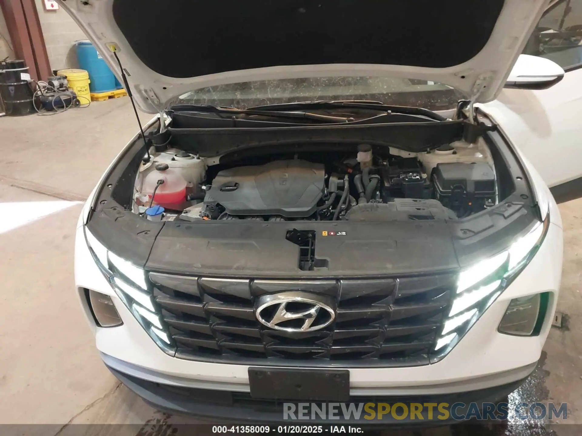 10 Photograph of a damaged car 5NMJBCAE4PH187585 HYUNDAI TUCSON 2023