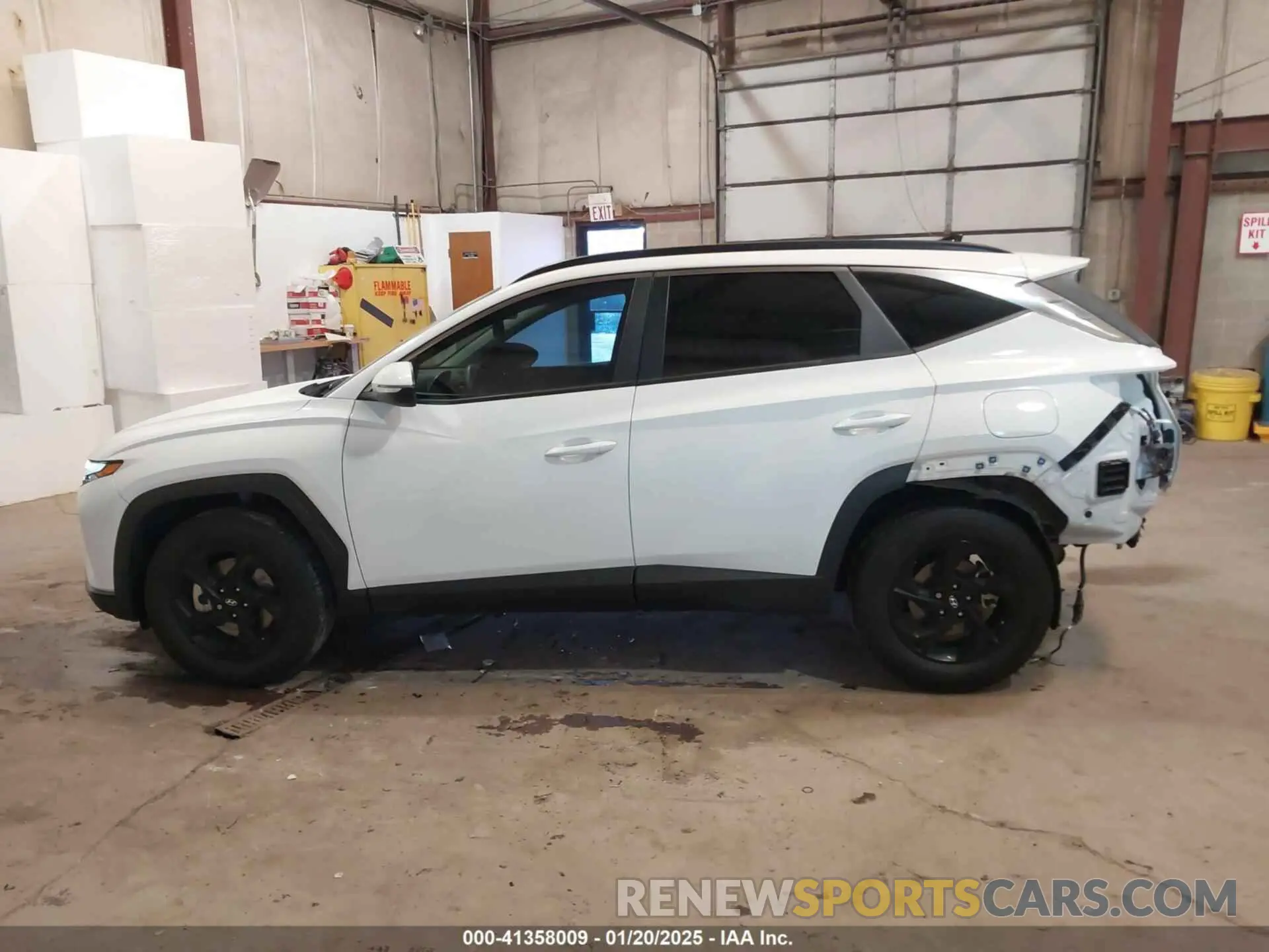 15 Photograph of a damaged car 5NMJBCAE4PH187585 HYUNDAI TUCSON 2023