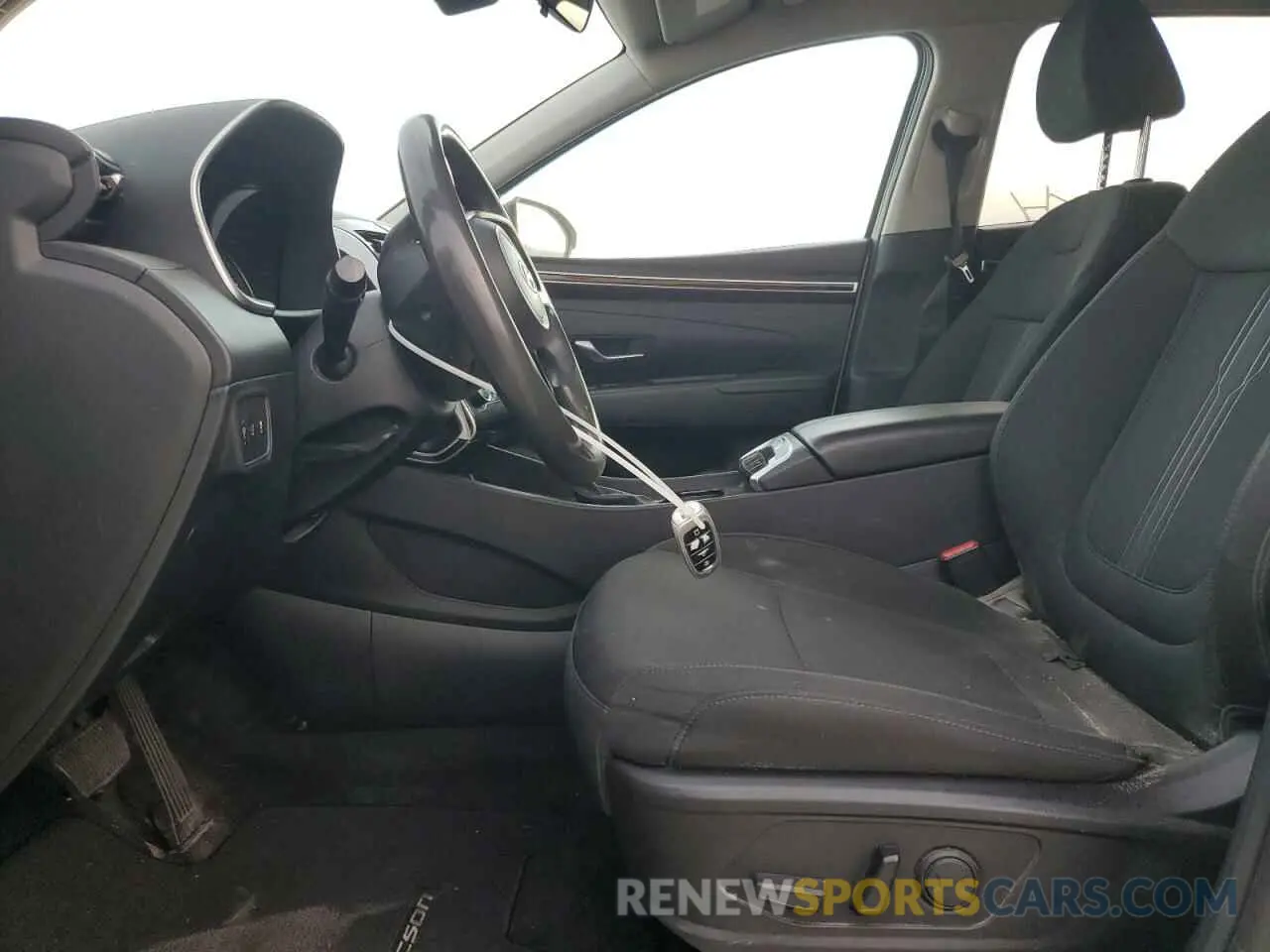 7 Photograph of a damaged car 5NMJBCAE4PH188980 HYUNDAI TUCSON 2023