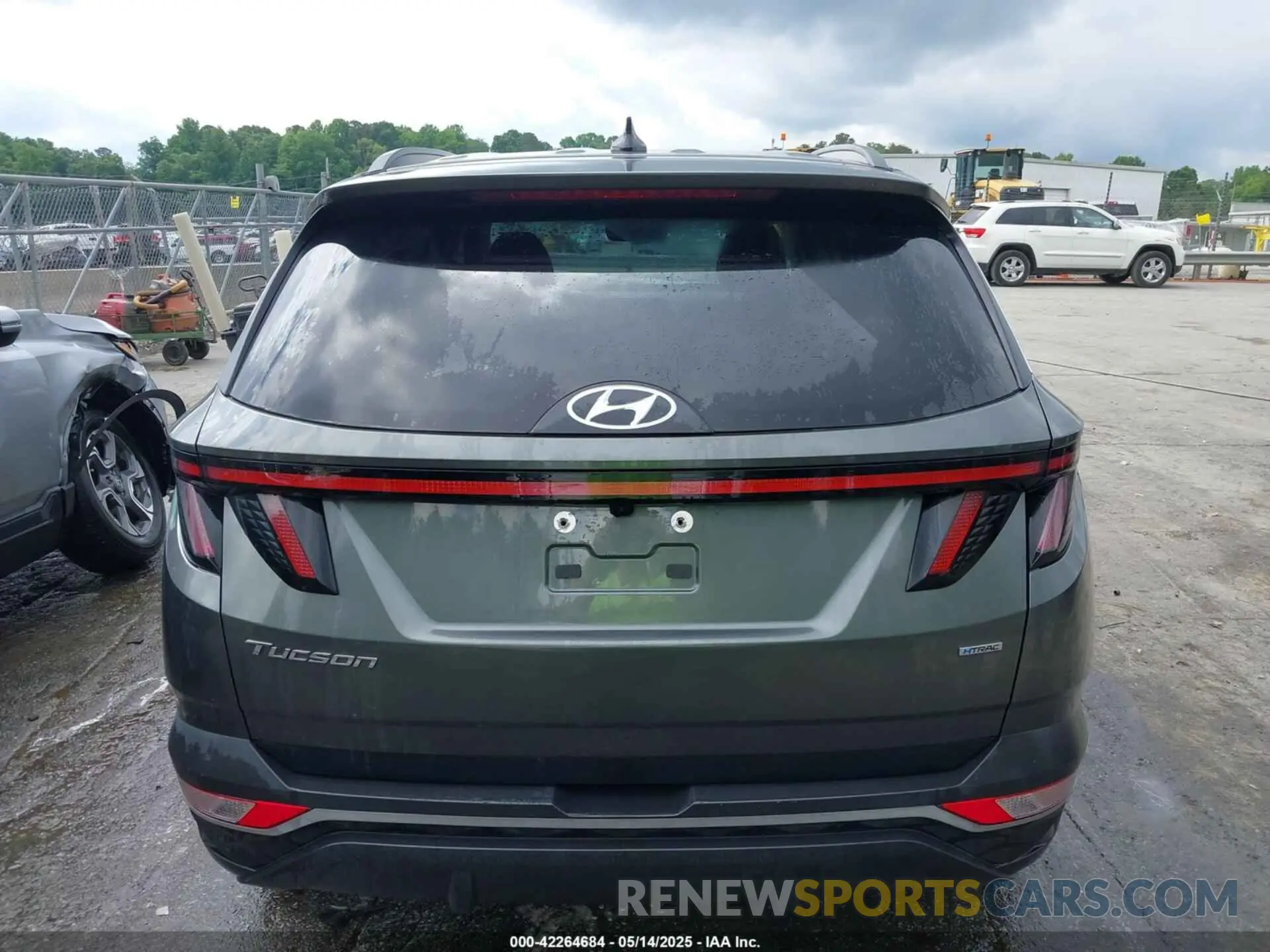 16 Photograph of a damaged car 5NMJBCAE4PH238244 HYUNDAI TUCSON 2023