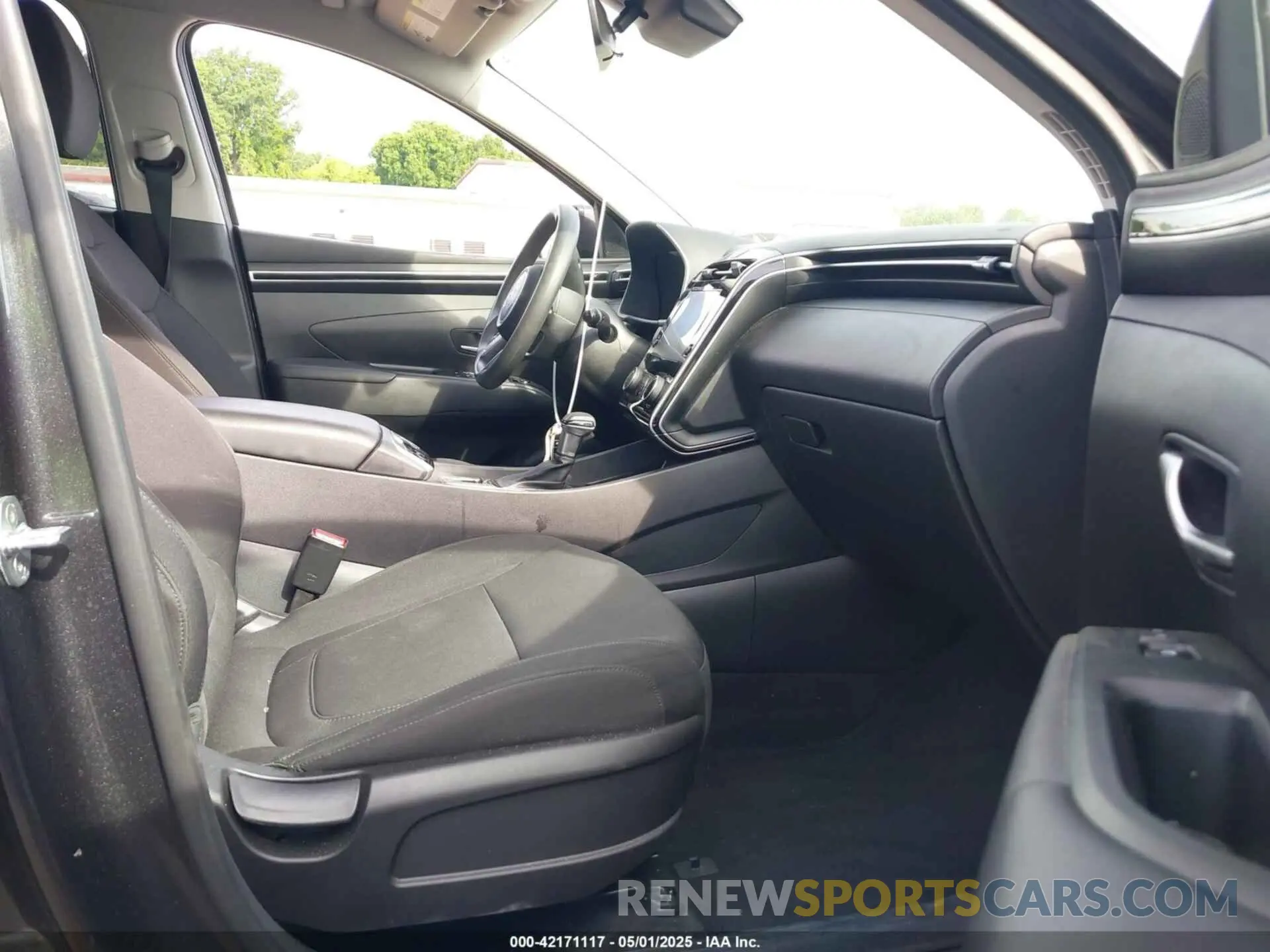 5 Photograph of a damaged car 5NMJBCAE5PH180953 HYUNDAI TUCSON 2023