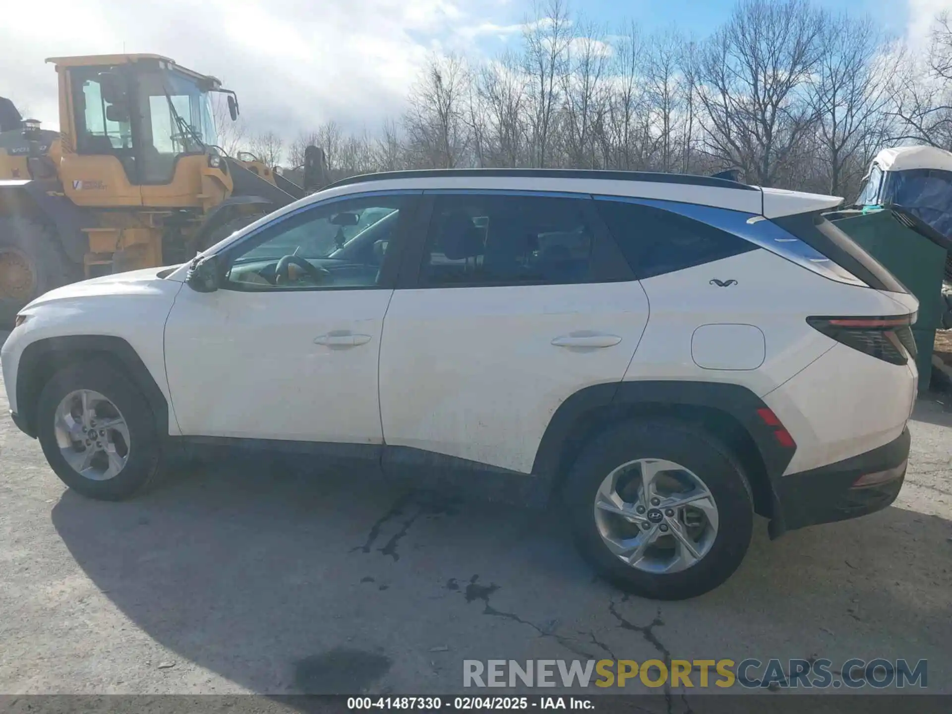 14 Photograph of a damaged car 5NMJBCAE7PH197219 HYUNDAI TUCSON 2023