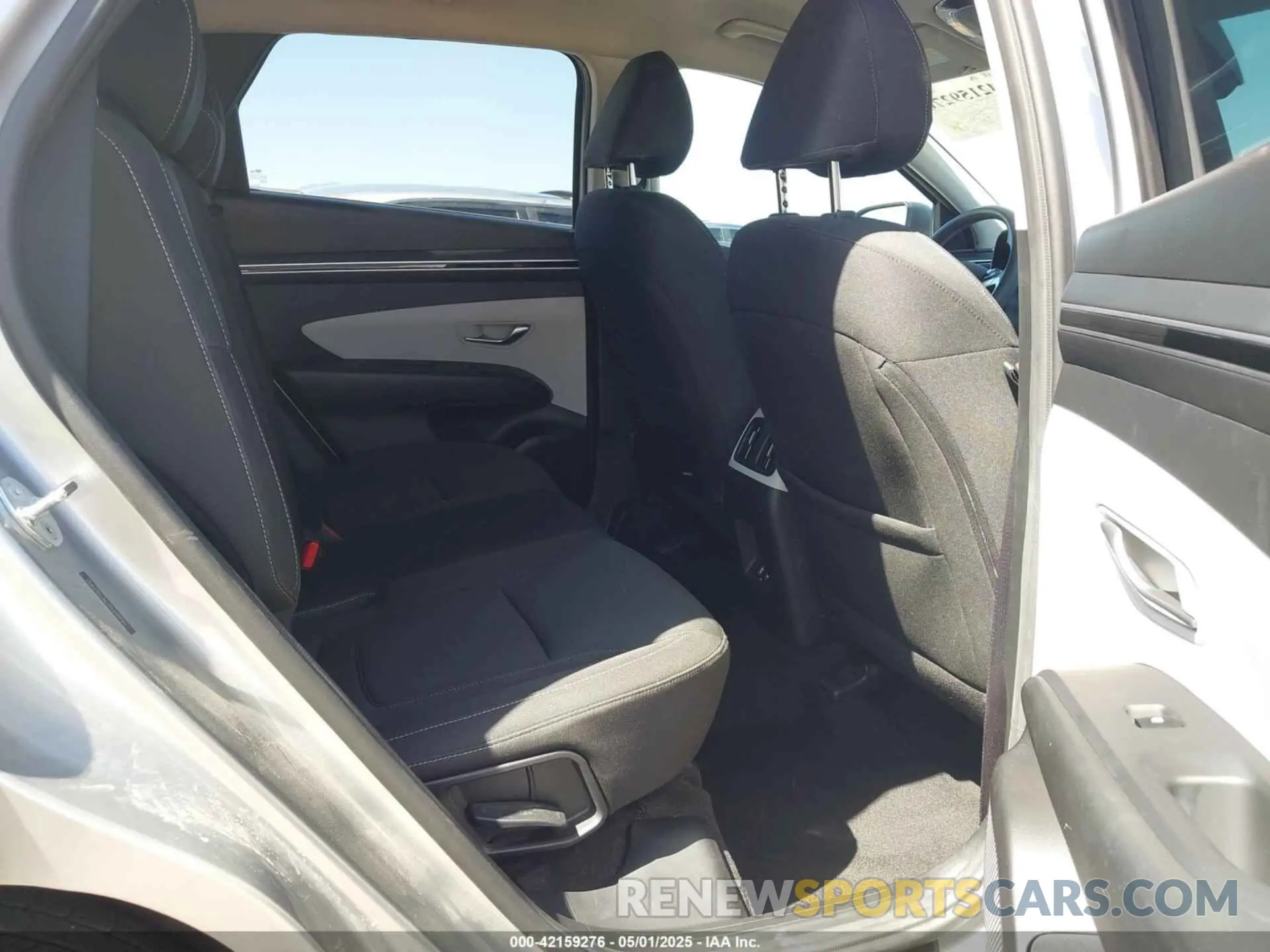 8 Photograph of a damaged car 5NMJBCAE7PH239761 HYUNDAI TUCSON 2023