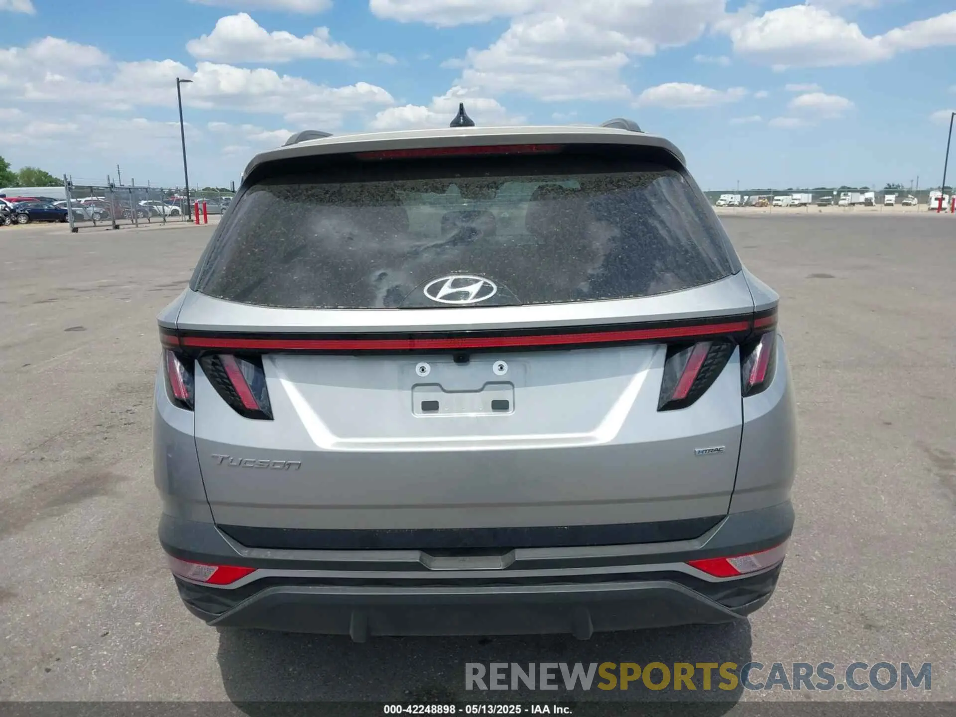 16 Photograph of a damaged car 5NMJBCAE7PH287437 HYUNDAI TUCSON 2023