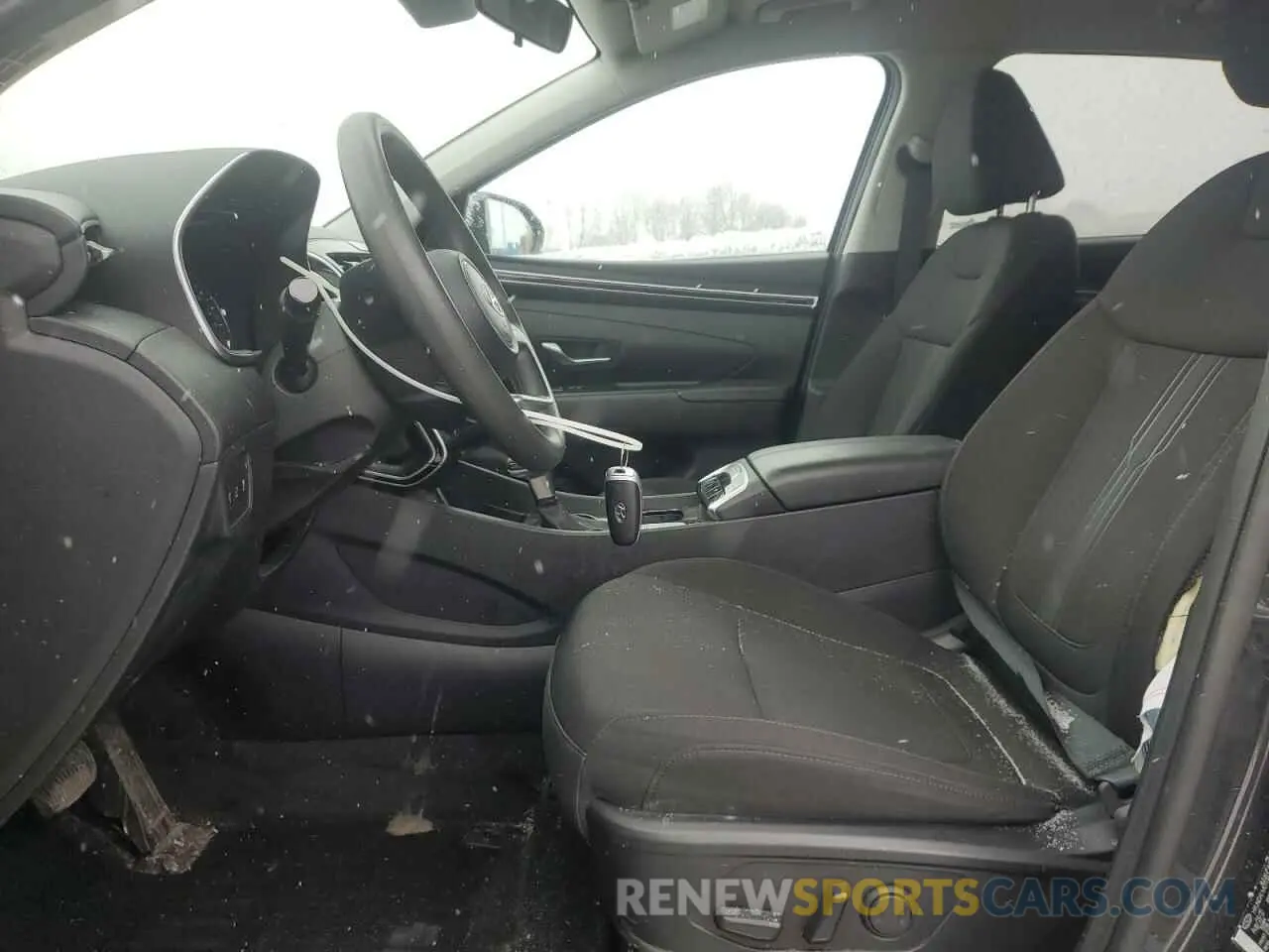 7 Photograph of a damaged car 5NMJBCAE8PH166402 HYUNDAI TUCSON 2023