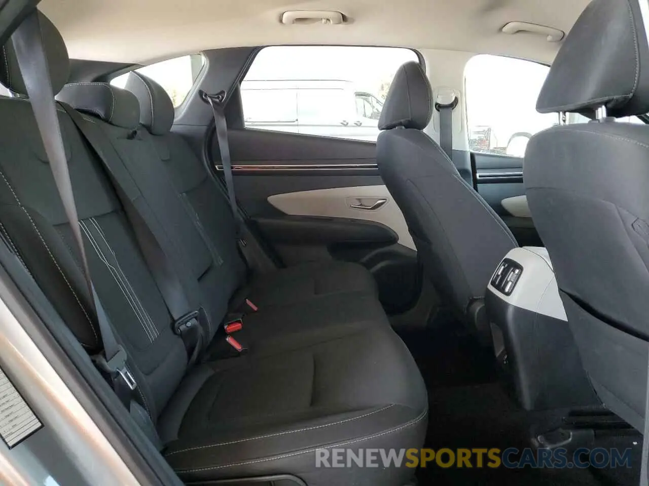 10 Photograph of a damaged car 5NMJBCAE8PH217008 HYUNDAI TUCSON 2023