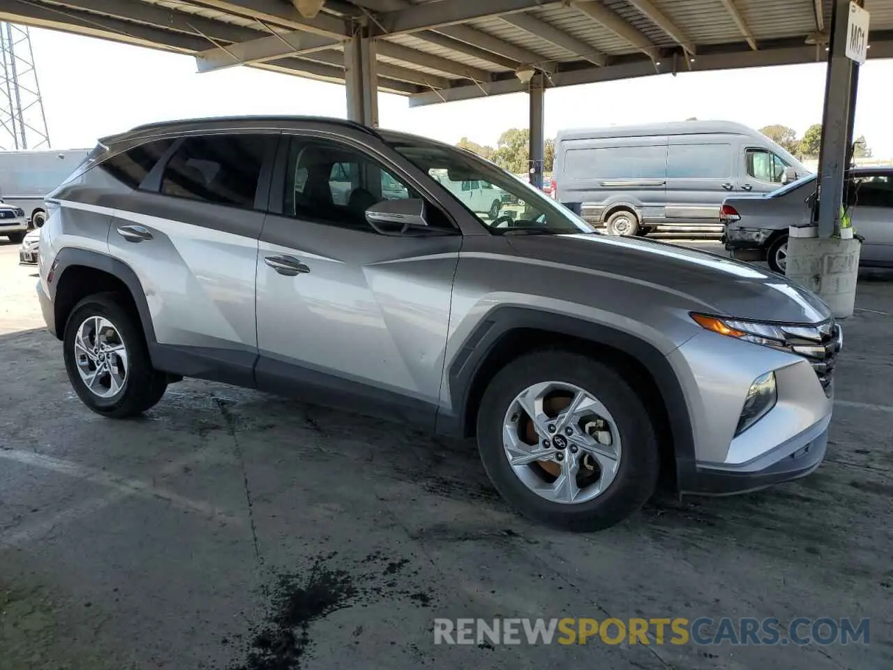 4 Photograph of a damaged car 5NMJBCAE8PH217008 HYUNDAI TUCSON 2023