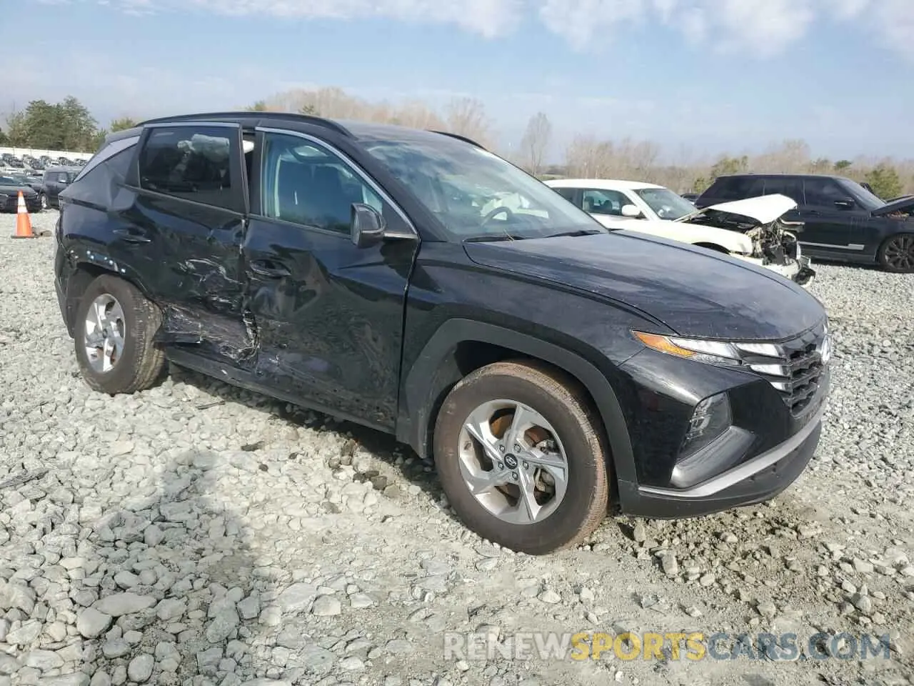 4 Photograph of a damaged car 5NMJBCAE8PH258027 HYUNDAI TUCSON 2023