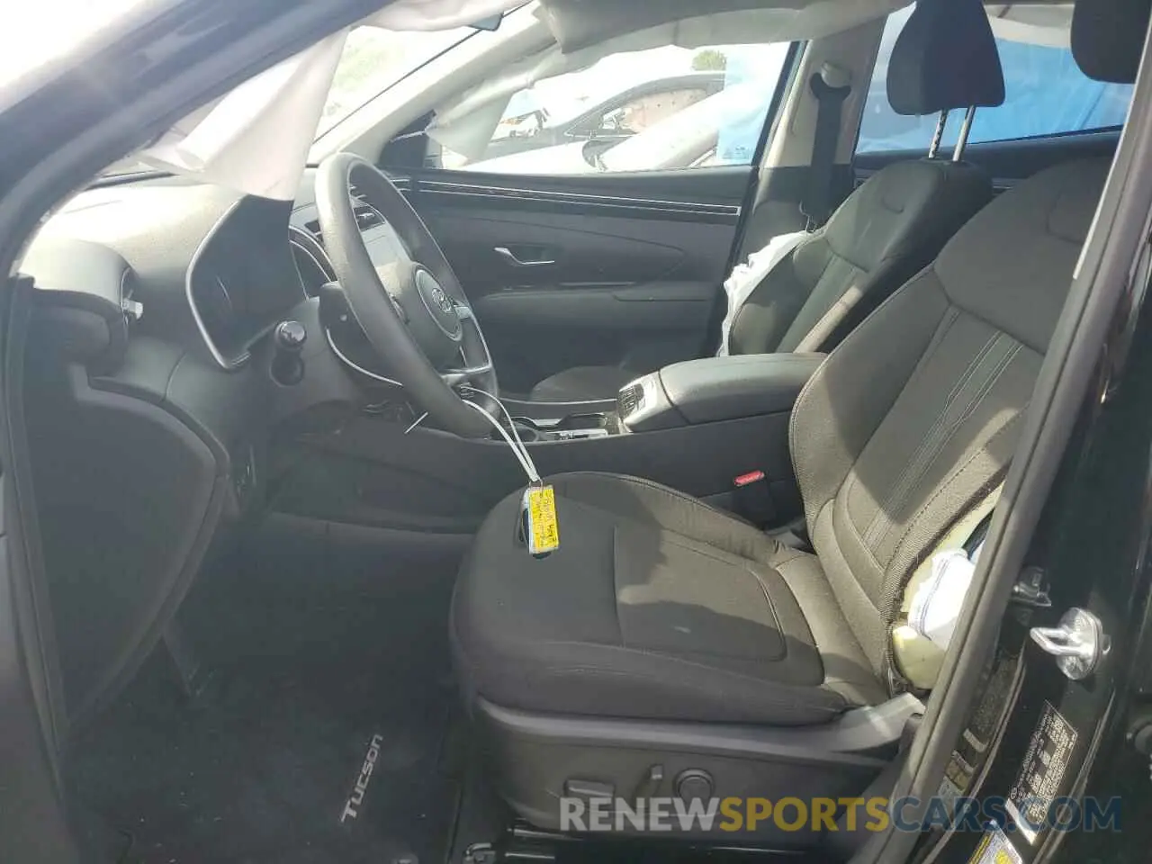 7 Photograph of a damaged car 5NMJBCAE8PH258027 HYUNDAI TUCSON 2023