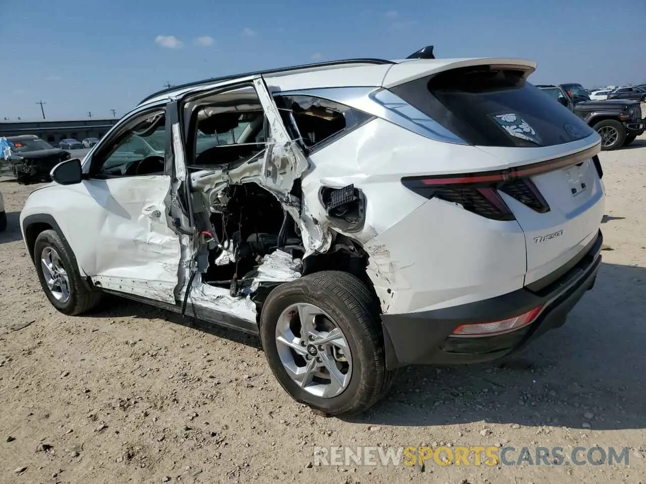 2 Photograph of a damaged car 5NMJBCAE8PH282294 HYUNDAI TUCSON 2023