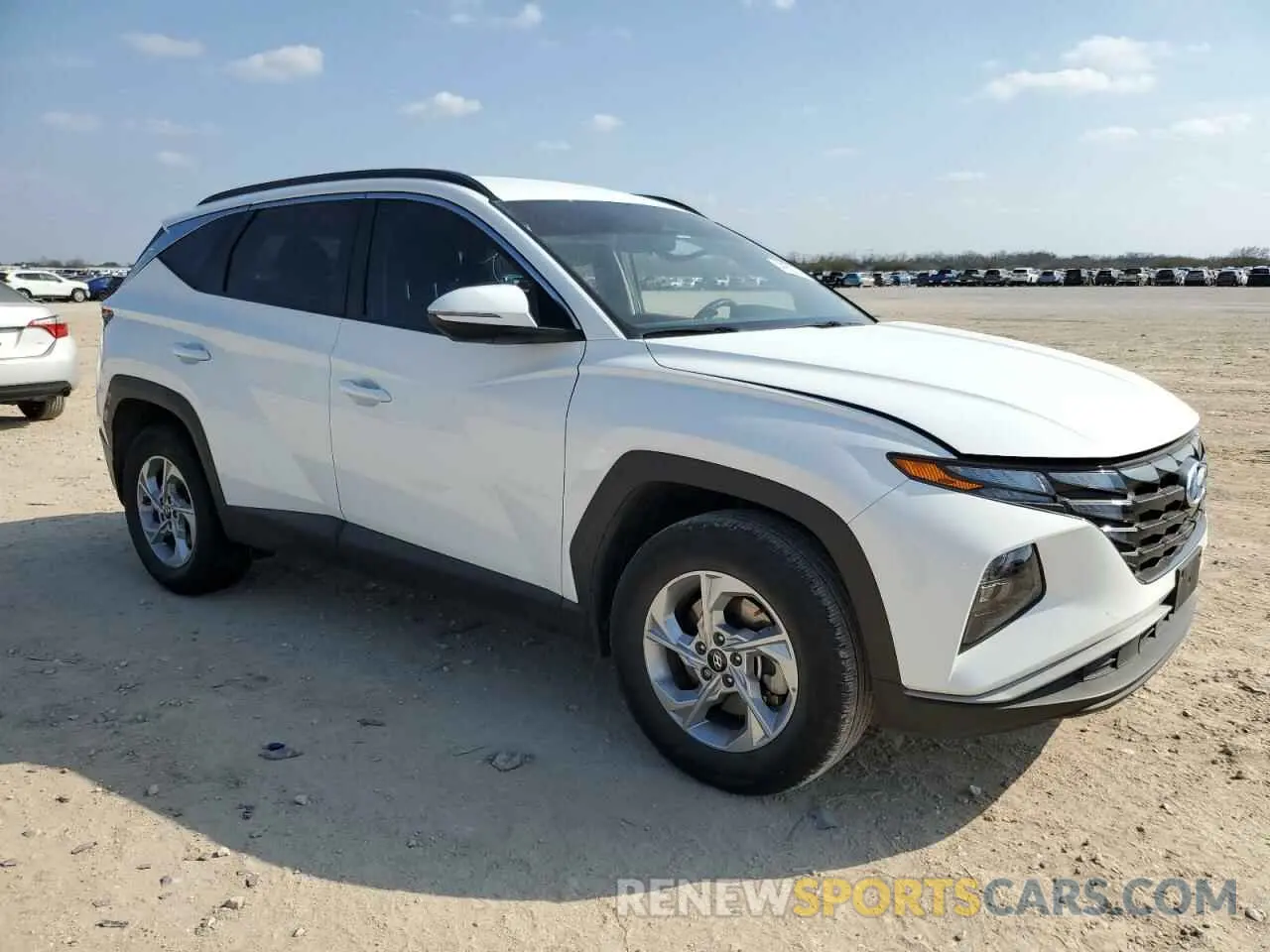 4 Photograph of a damaged car 5NMJBCAE8PH282294 HYUNDAI TUCSON 2023