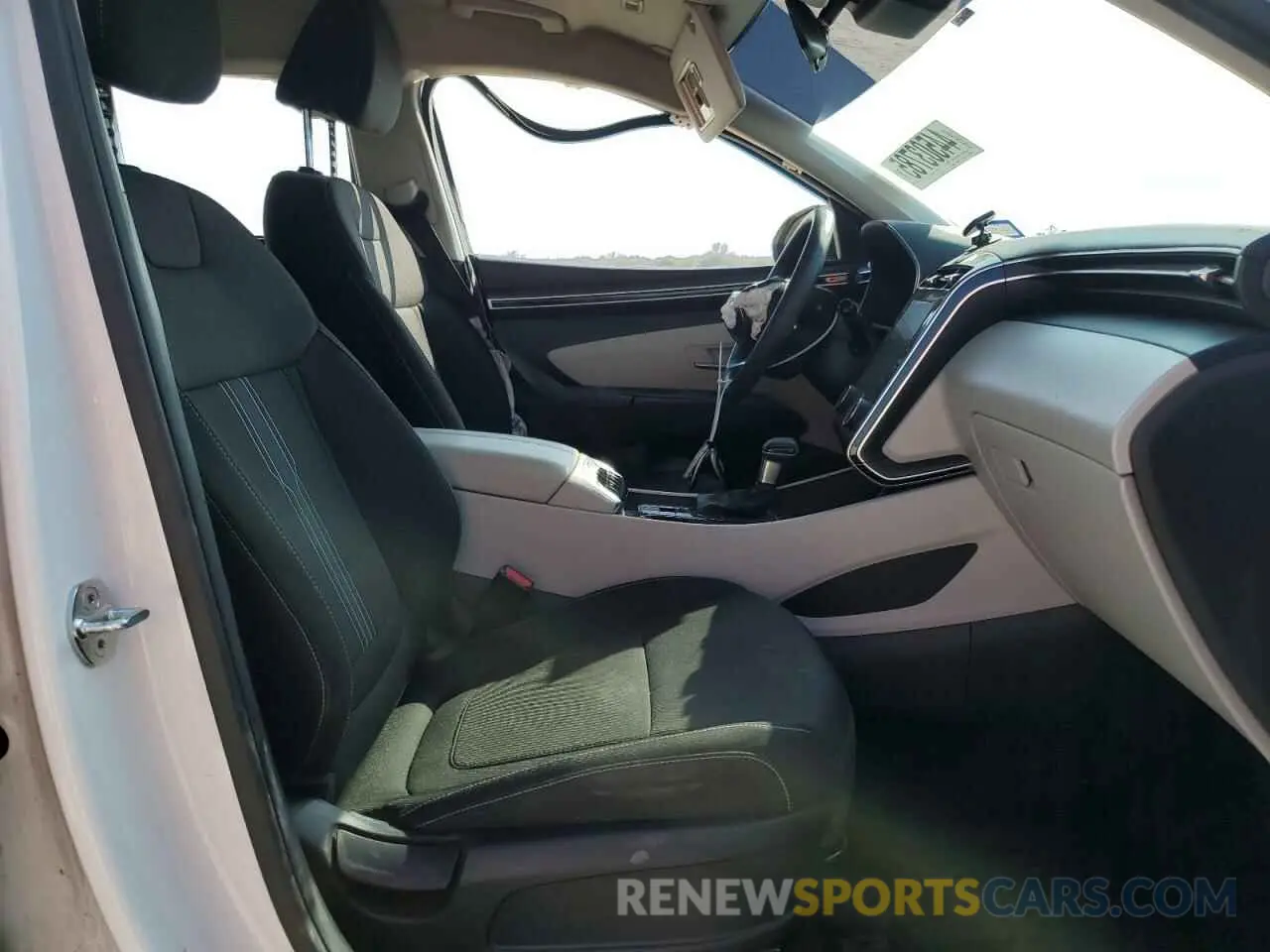 7 Photograph of a damaged car 5NMJBCAE8PH282294 HYUNDAI TUCSON 2023