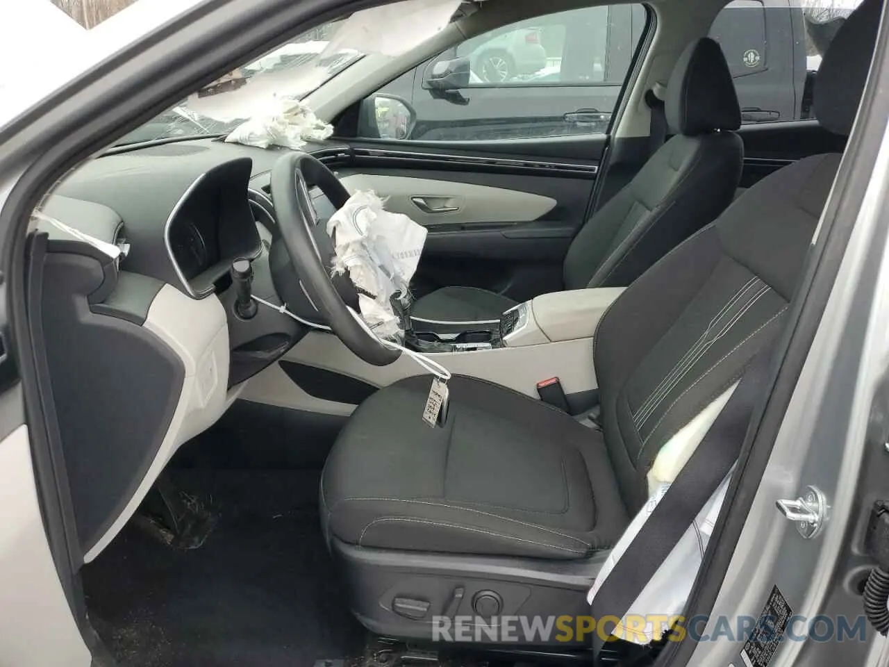 7 Photograph of a damaged car 5NMJBCAE8PH293506 HYUNDAI TUCSON 2023