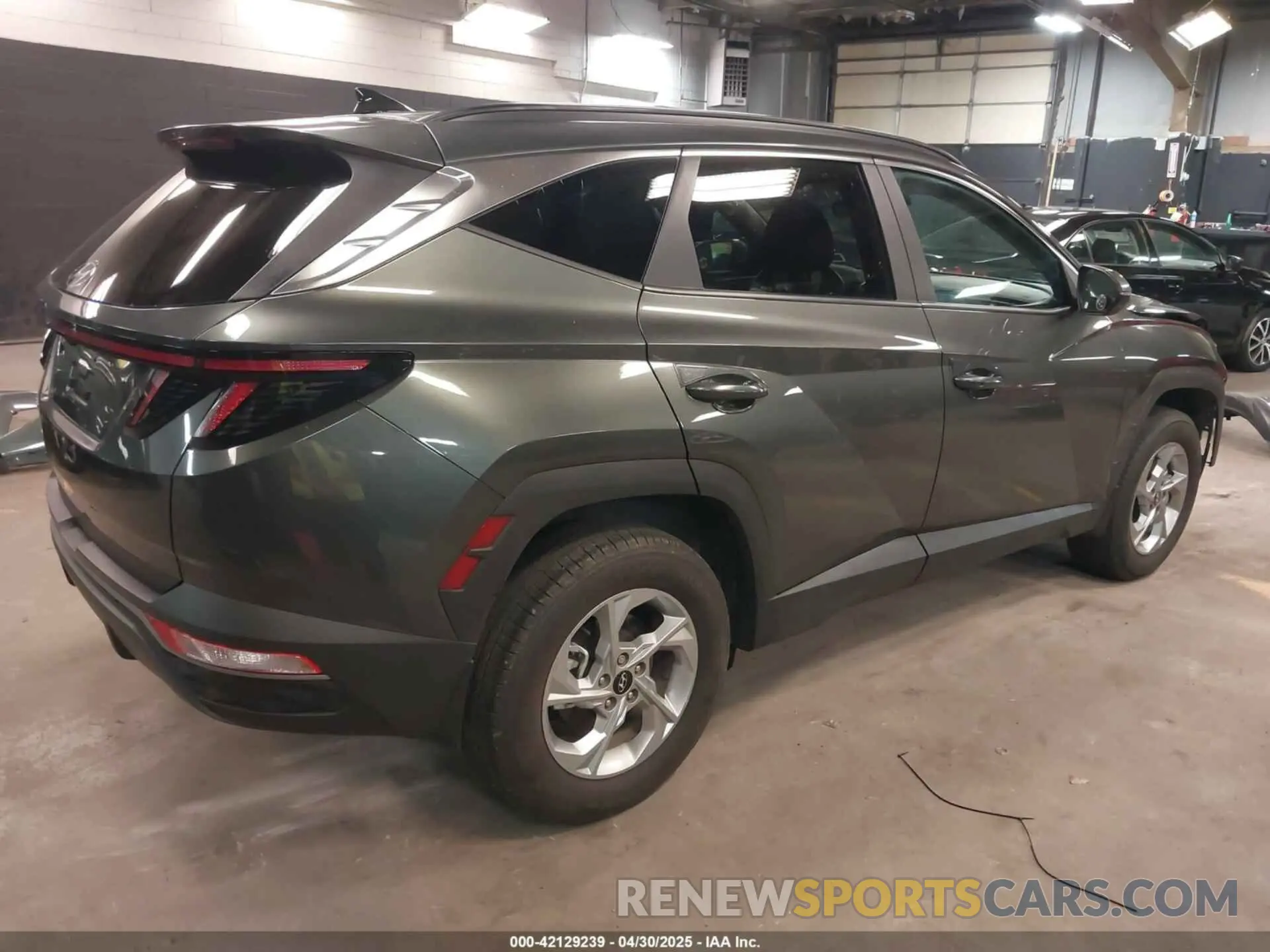 4 Photograph of a damaged car 5NMJBCAE9PH192703 HYUNDAI TUCSON 2023