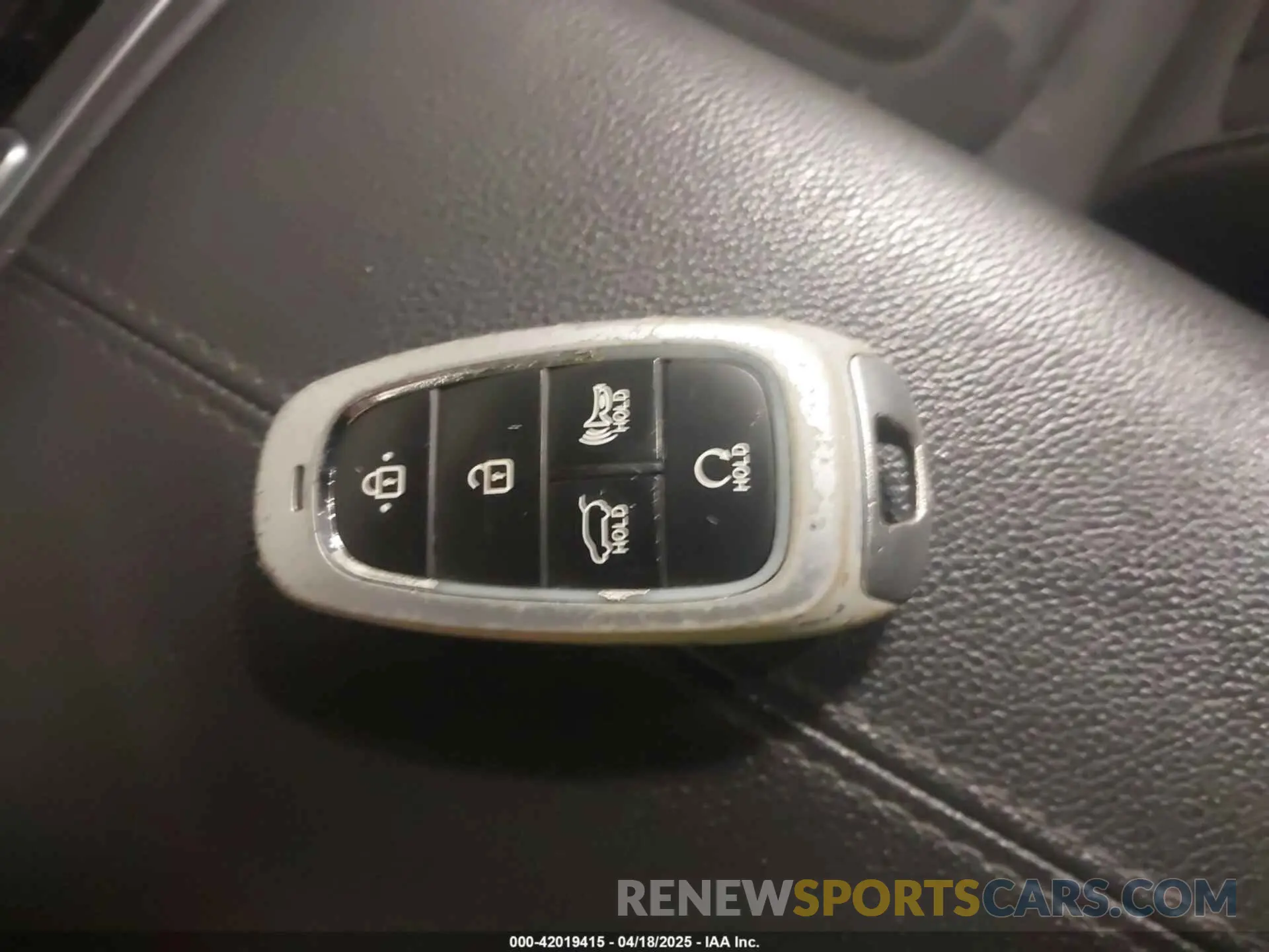 11 Photograph of a damaged car 5NMJBCAE9PH271742 HYUNDAI TUCSON 2023