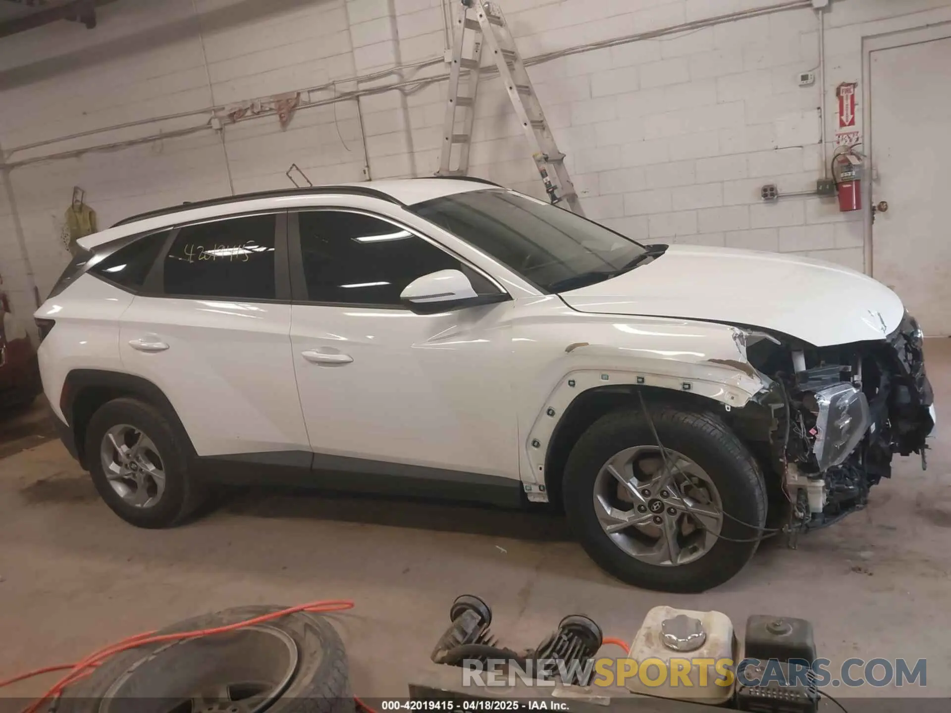 13 Photograph of a damaged car 5NMJBCAE9PH271742 HYUNDAI TUCSON 2023