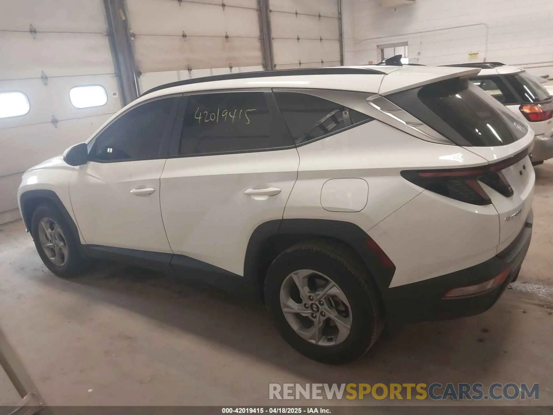 14 Photograph of a damaged car 5NMJBCAE9PH271742 HYUNDAI TUCSON 2023