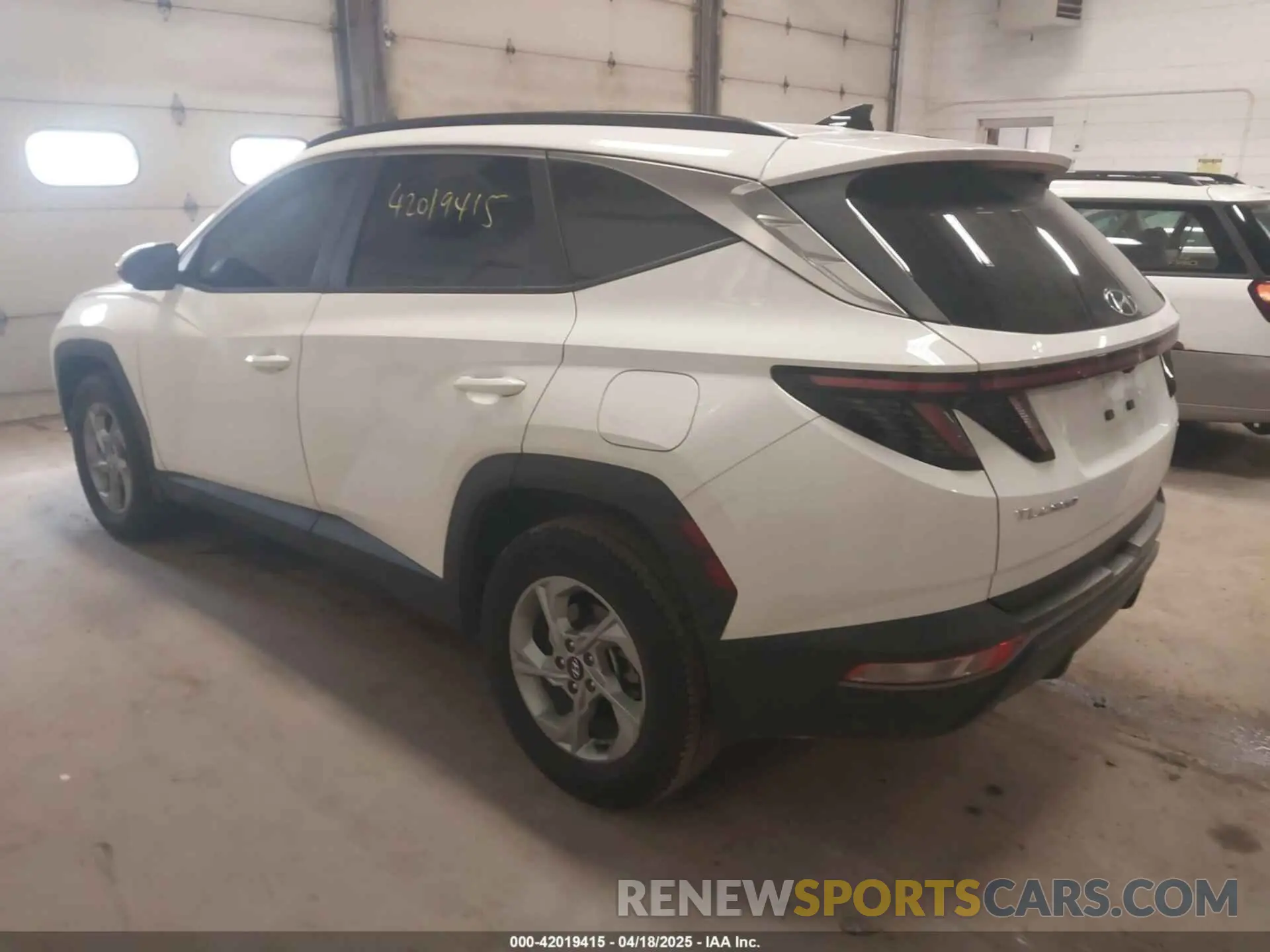 3 Photograph of a damaged car 5NMJBCAE9PH271742 HYUNDAI TUCSON 2023