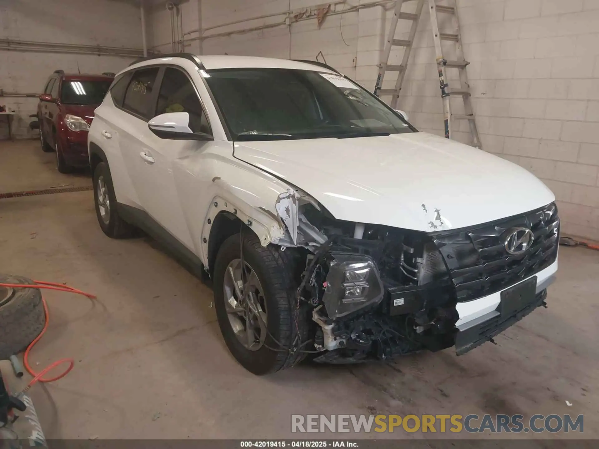 6 Photograph of a damaged car 5NMJBCAE9PH271742 HYUNDAI TUCSON 2023