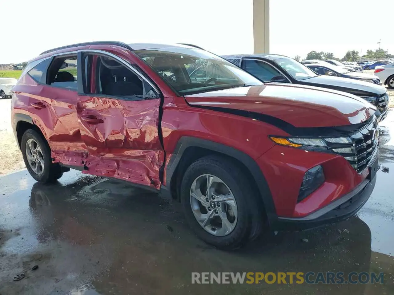 4 Photograph of a damaged car 5NMJBCAEXPH190037 HYUNDAI TUCSON 2023