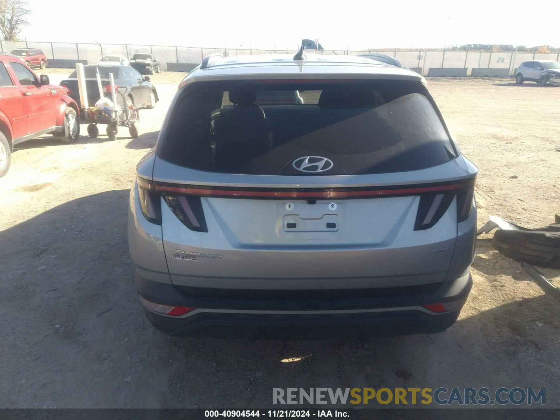 17 Photograph of a damaged car 5NMJBCAEXPH226213 HYUNDAI TUCSON 2023