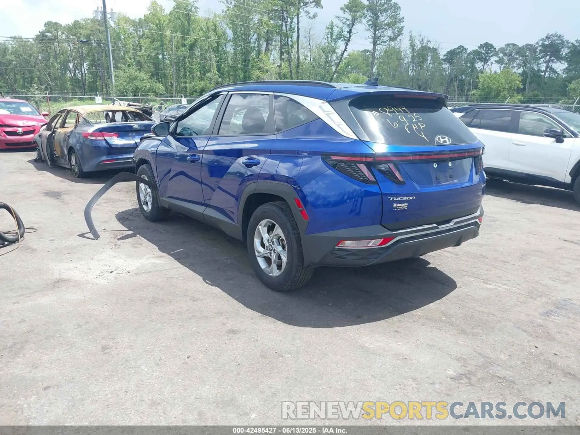 3 Photograph of a damaged car 5NMJBCAEXPH267988 HYUNDAI TUCSON 2023