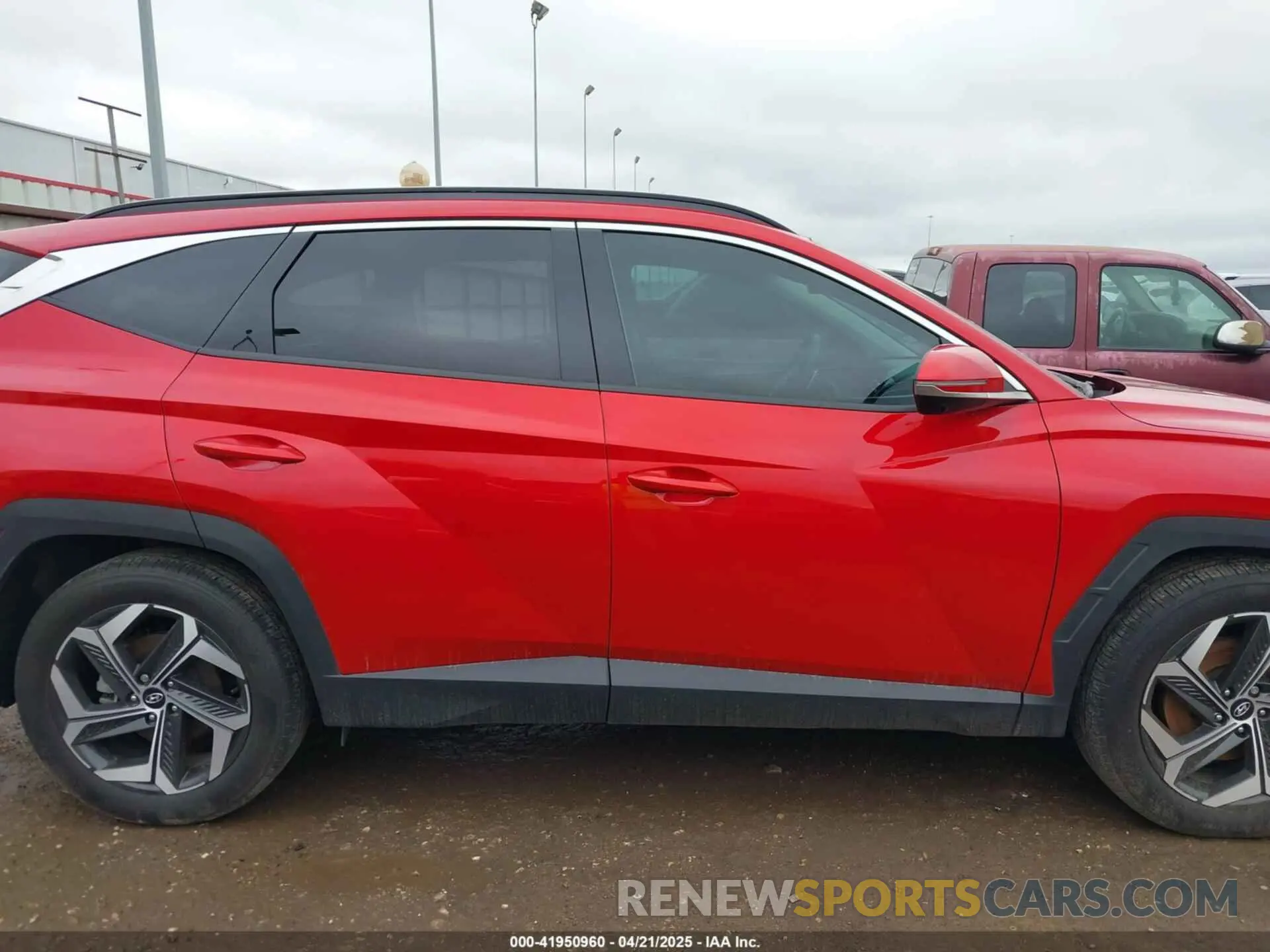 14 Photograph of a damaged car 5NMJE3AE0PH261284 HYUNDAI TUCSON 2023