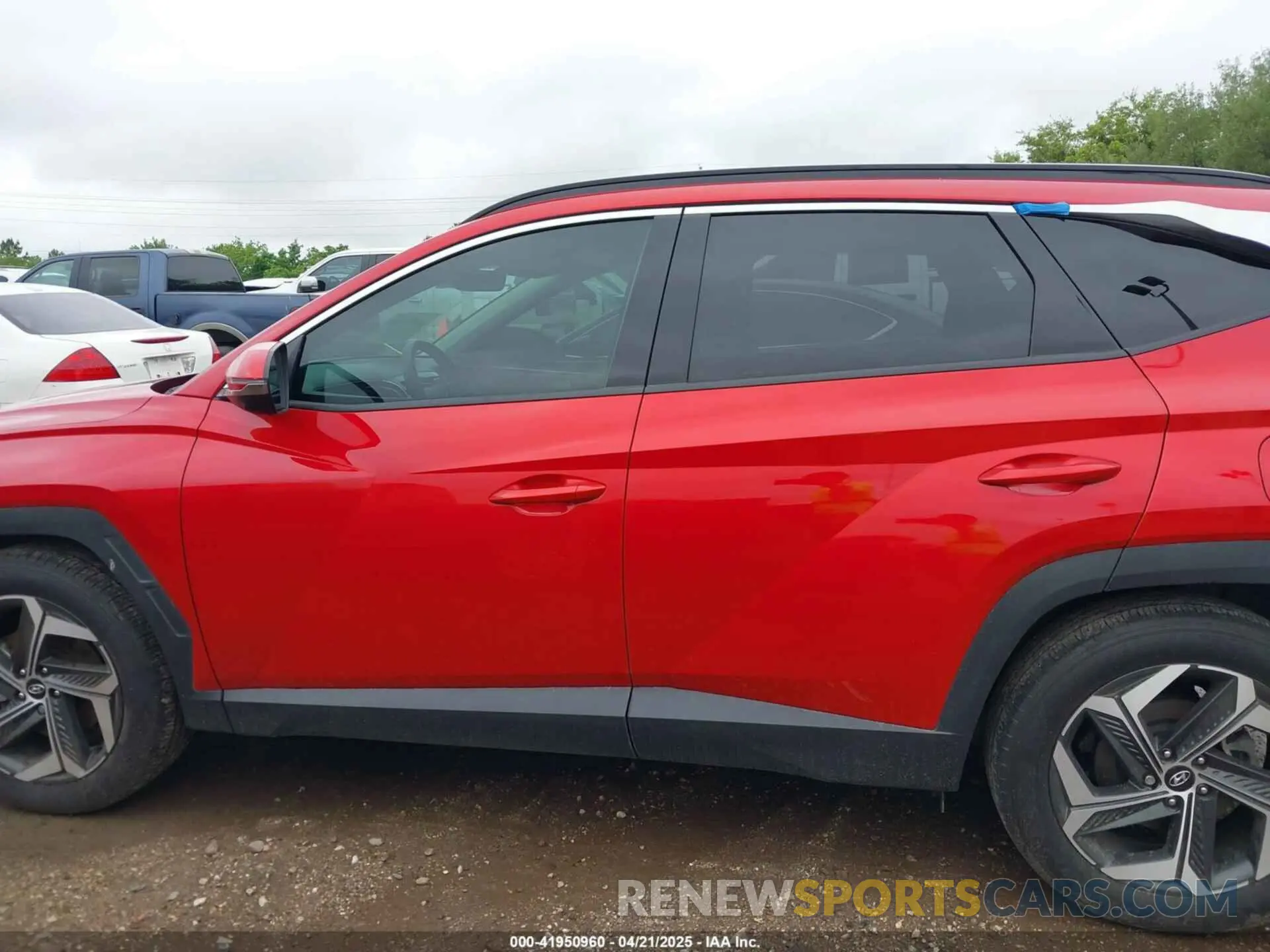 15 Photograph of a damaged car 5NMJE3AE0PH261284 HYUNDAI TUCSON 2023