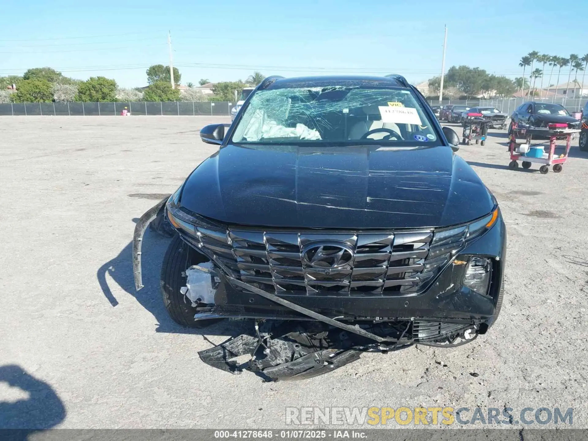 13 Photograph of a damaged car 5NMJE3AE2PH284372 HYUNDAI TUCSON 2023