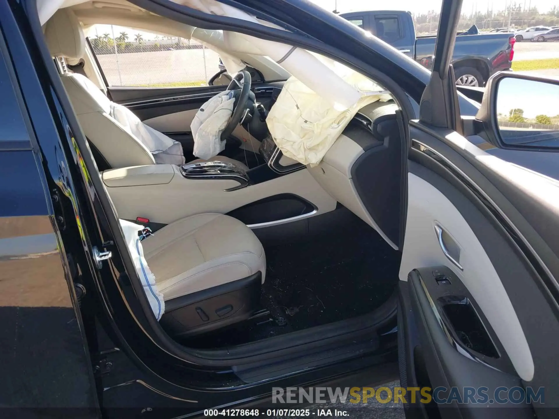 5 Photograph of a damaged car 5NMJE3AE2PH284372 HYUNDAI TUCSON 2023