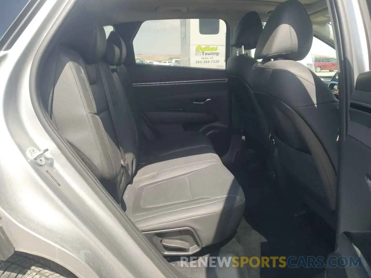 10 Photograph of a damaged car 5NMJE3AE4PH202495 HYUNDAI TUCSON 2023