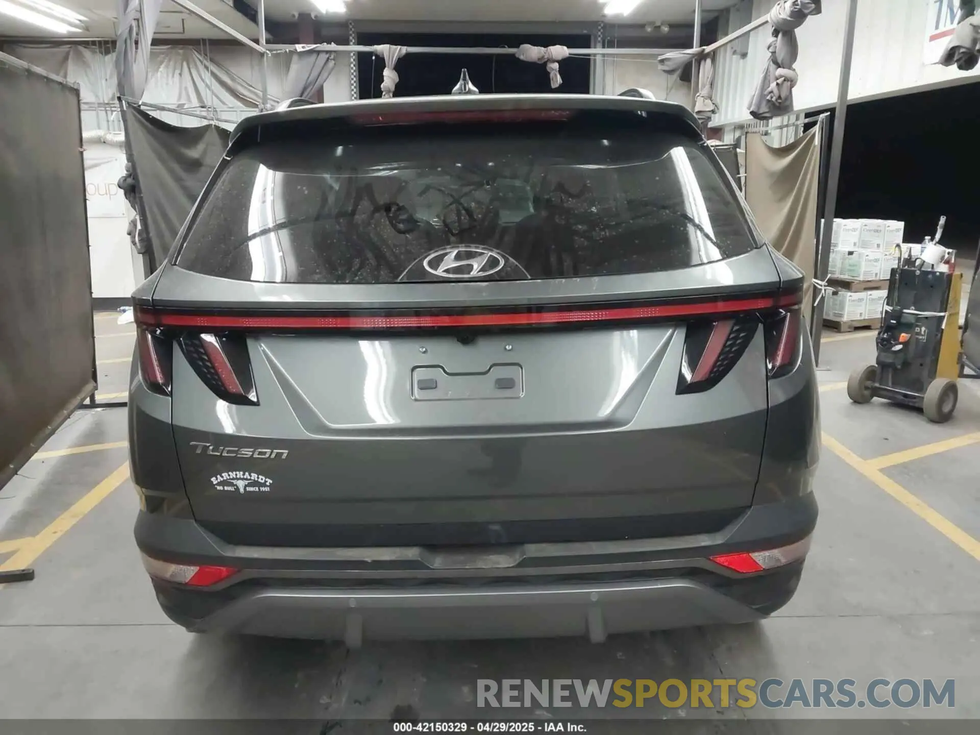 15 Photograph of a damaged car 5NMJE3AE5PH248949 HYUNDAI TUCSON 2023