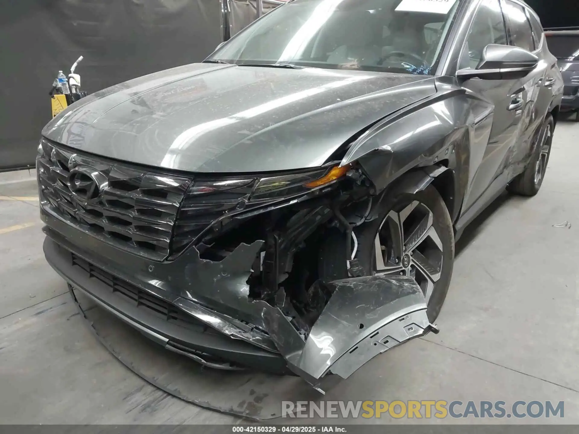 6 Photograph of a damaged car 5NMJE3AE5PH248949 HYUNDAI TUCSON 2023