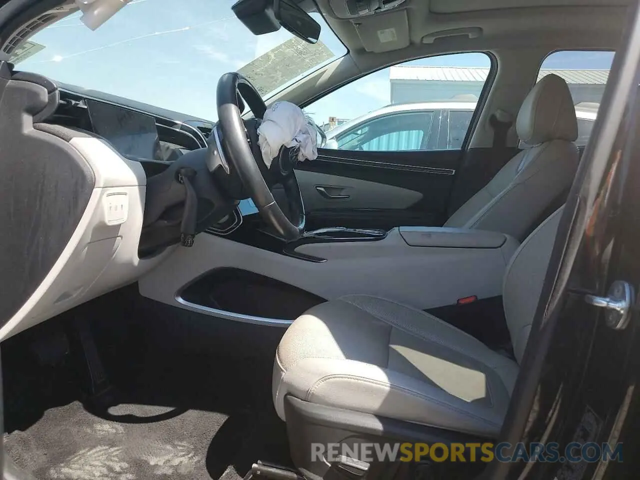 7 Photograph of a damaged car 5NMJE3AE9PH244175 HYUNDAI TUCSON 2023