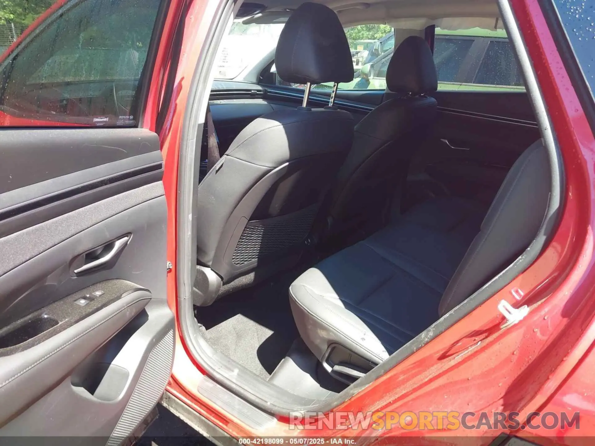 8 Photograph of a damaged car 5NMJECAE0PH206589 HYUNDAI TUCSON 2023