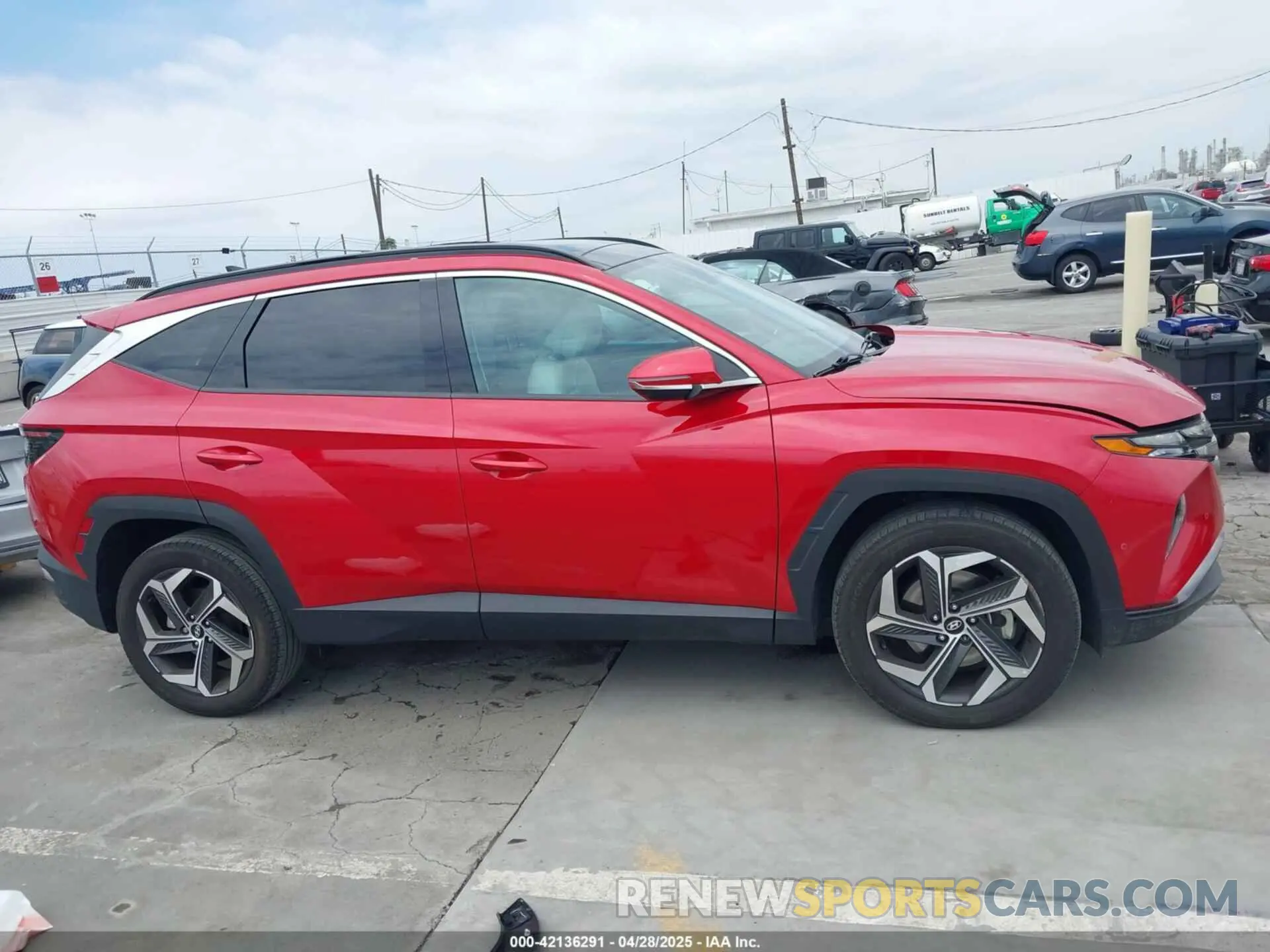 13 Photograph of a damaged car 5NMJECAE2PH163311 HYUNDAI TUCSON 2023