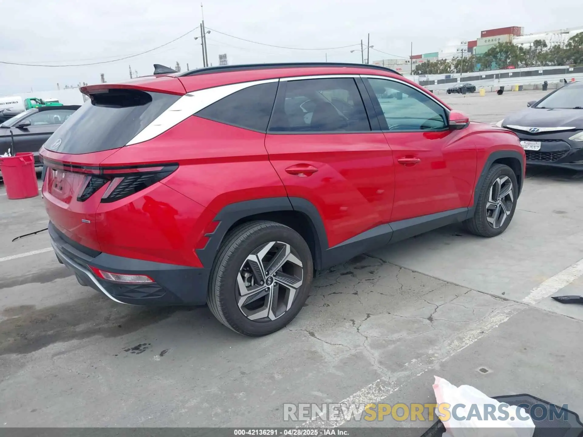 4 Photograph of a damaged car 5NMJECAE2PH163311 HYUNDAI TUCSON 2023