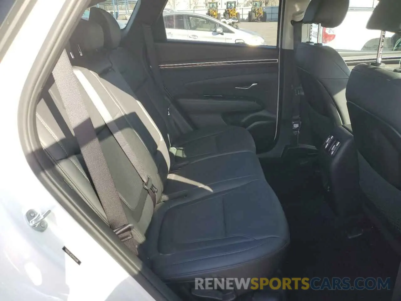 11 Photograph of a damaged car 5NMJECAE2PH226388 HYUNDAI TUCSON 2023