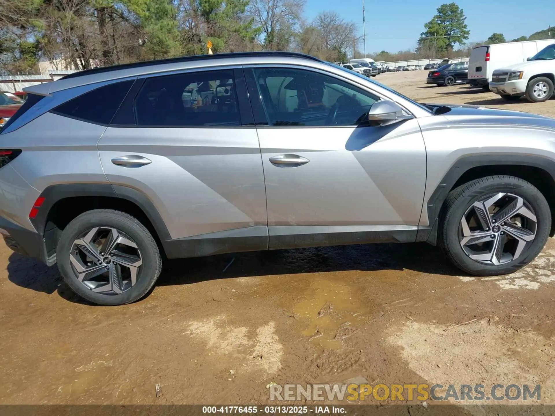 13 Photograph of a damaged car 5NMJECAE3PH269234 HYUNDAI TUCSON 2023